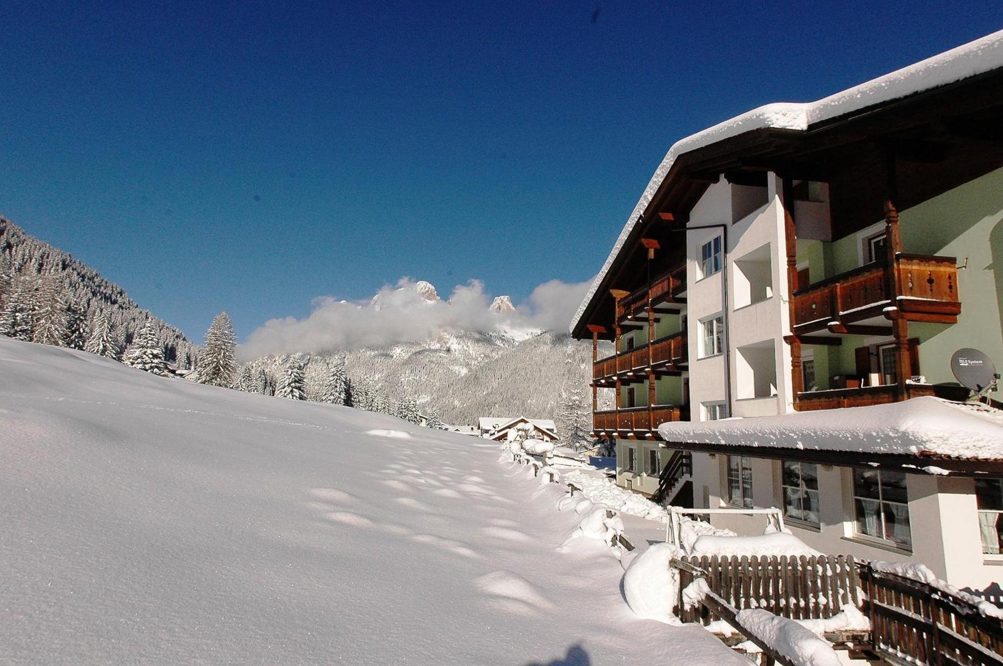 Hotel Sassleng Val Di Fassa Esterno foto